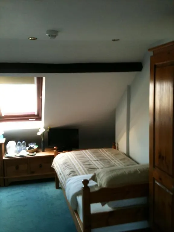 Home From Home Bed And Breakfast CBG 4*,