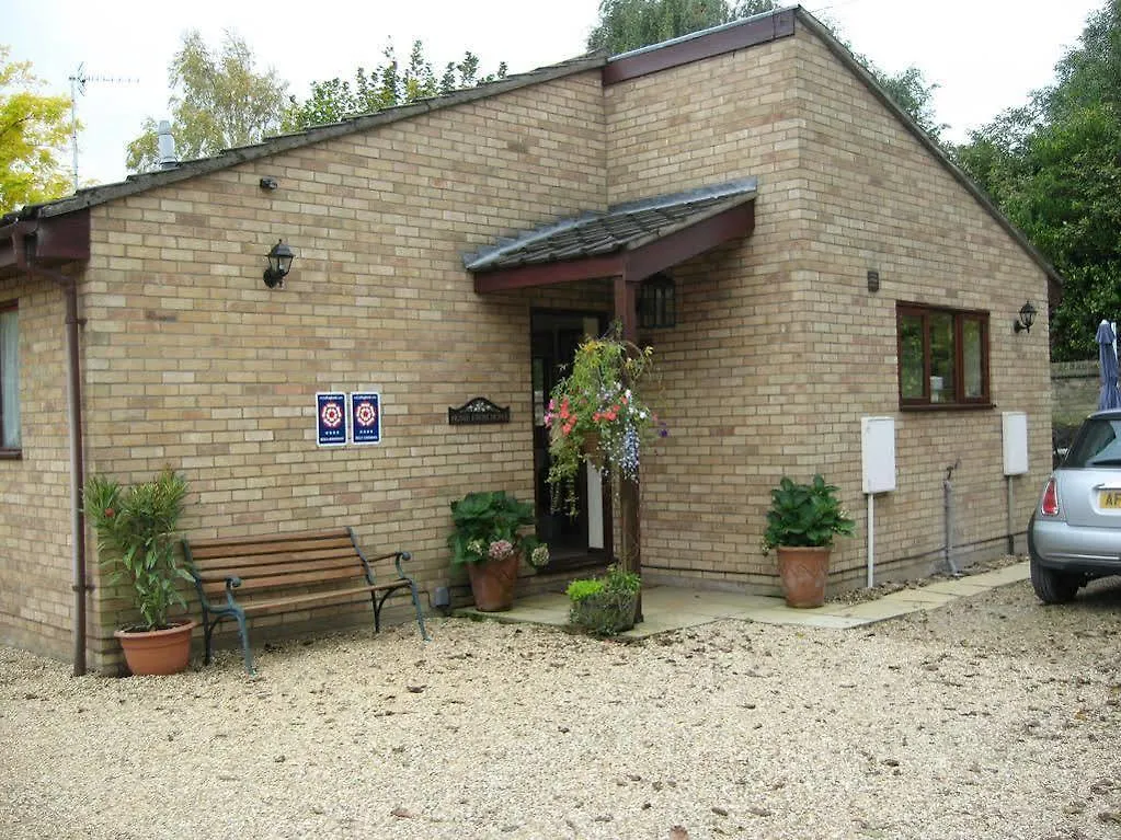 Home From Home Bed And Breakfast CBG Bed & Breakfast